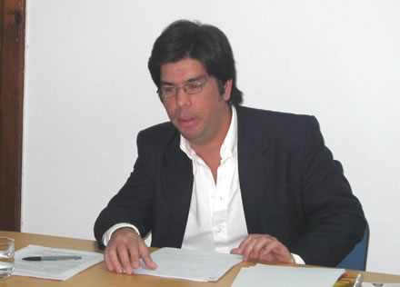 Mat�as Franchini durante su exposici&oacute;n en la sede de CADAL