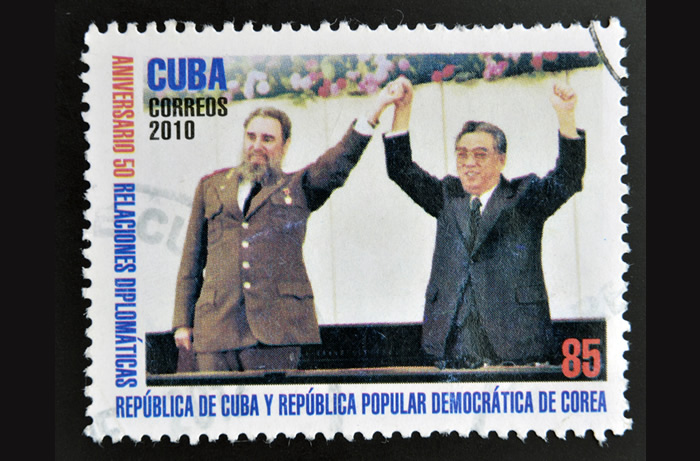 Estampilla conmemorativa de las relaciones entre Corea del Norte y Cuba con las imágenes de Kim Il Sung y Fidel Castro. Estampilla conmemorativa de las relaciones entre Corea del Norte y Cuba con las imágenes de Kim Il Sung y Fidel Castro.